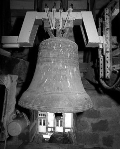 cloche-eglise-lanteui-limousin